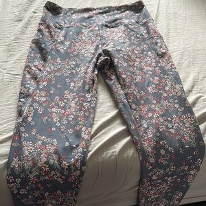 Marika Gray Flower Pattern Yoga Pants size XL